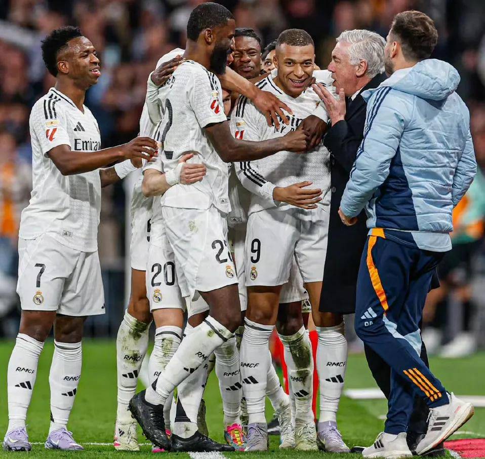 爱游戏在线登录-瓦拉内射门破门，皇马赢得西甲冠军悬念加大的简单介绍