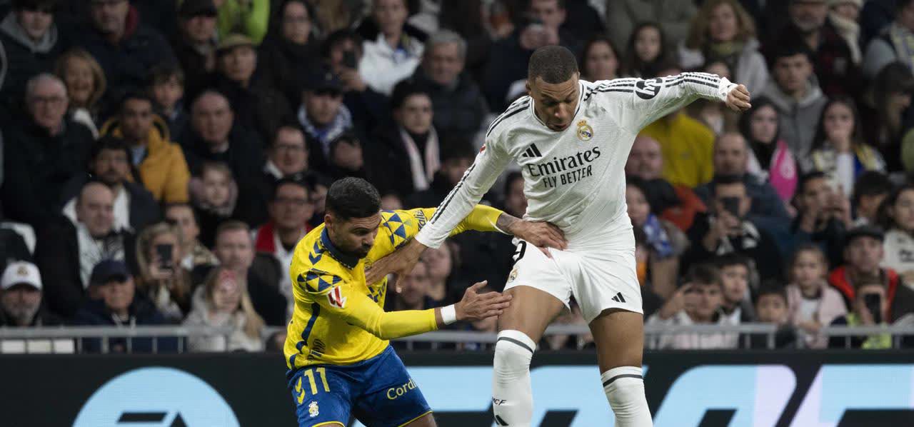 包含斯洛伐克瓦拉斯踢进一球，马赫雷克传射的词条