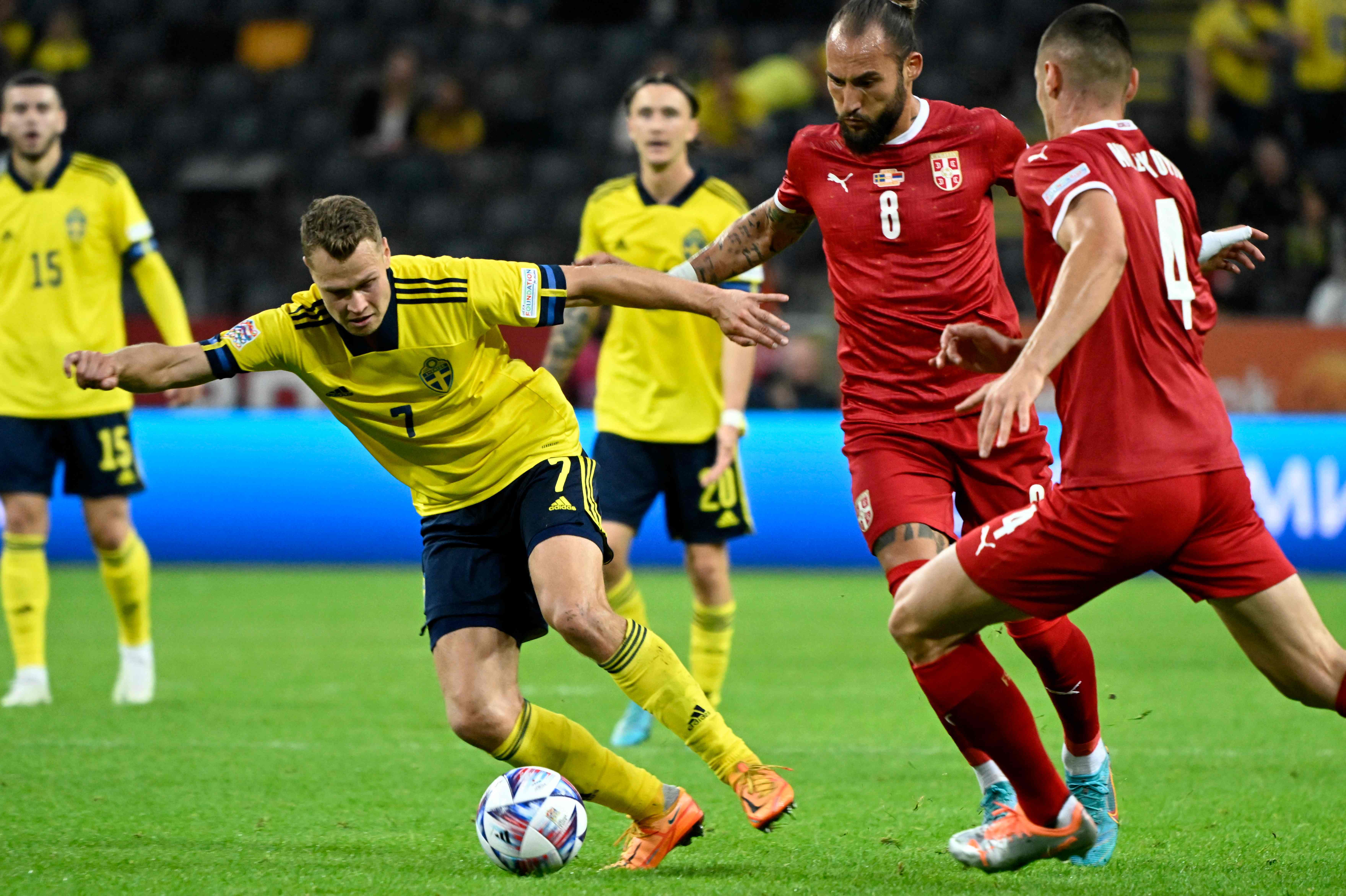 马赛主场小胜巴黎FC,保住冠军梦想 马赛主场小胜巴黎FC,保住冠军梦想