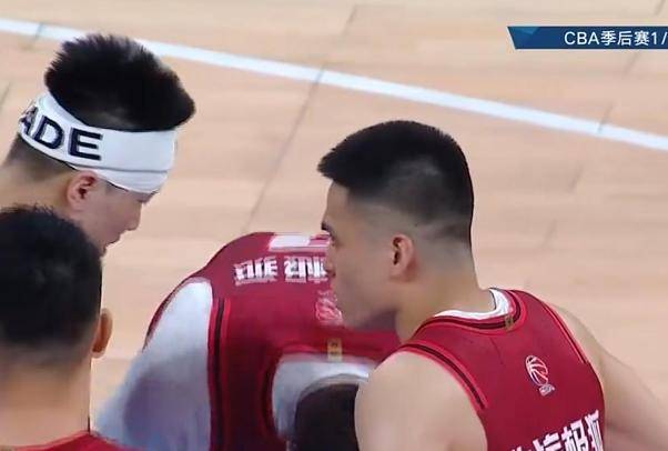 关于重庆男篮以微弱优势取胜,终结连败的信息 关于重庆男篮以微弱优势取胜,终结连败的信息