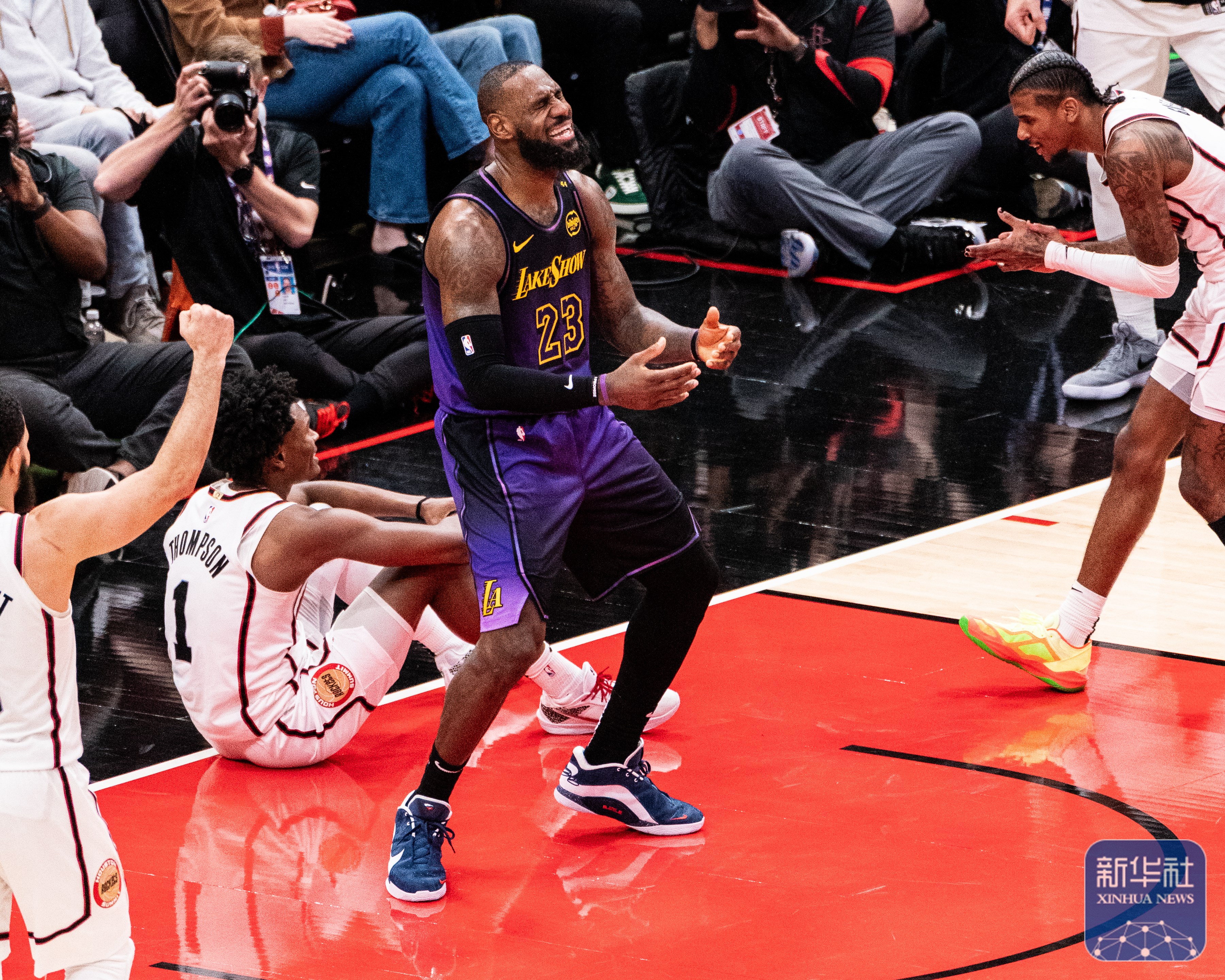 非洲篮球赛事上演激烈对决结果未定 非洲篮球赛事上演激烈对决结果未定