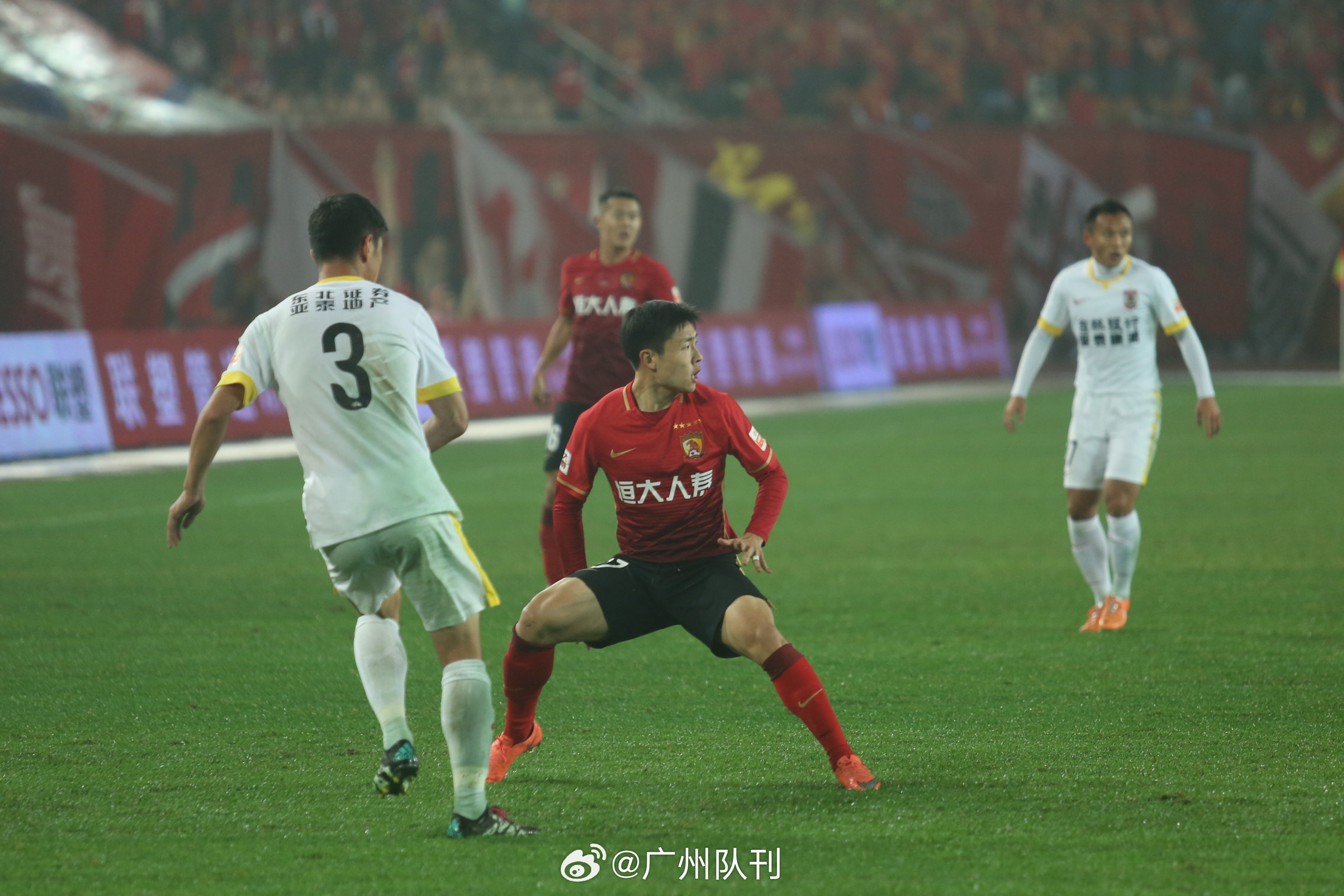 关于广州队在比赛中取得关键一分，跻身半决赛的信息