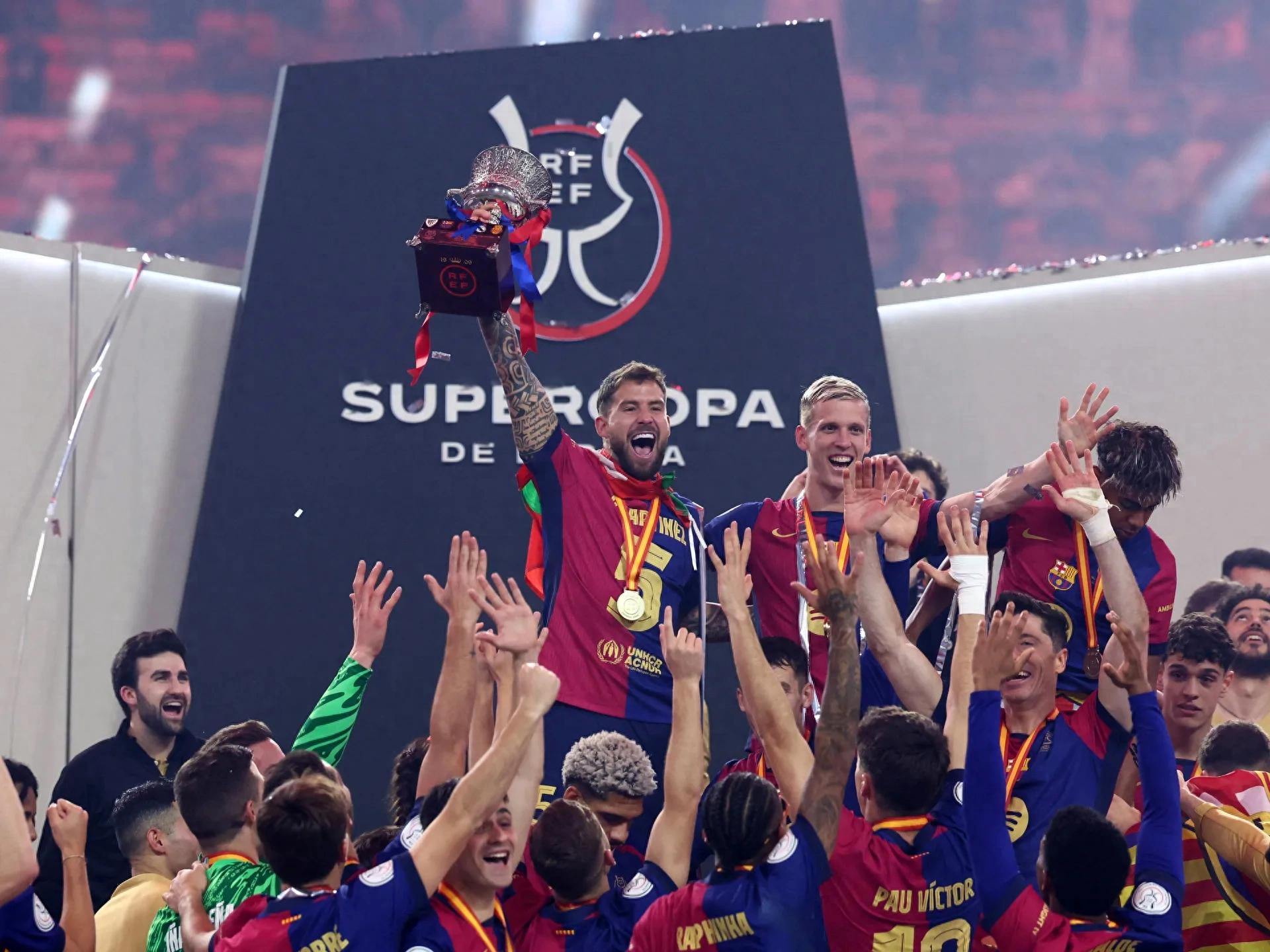 爱游戏-巴塞罗那客场战胜强敌队员士气高涨