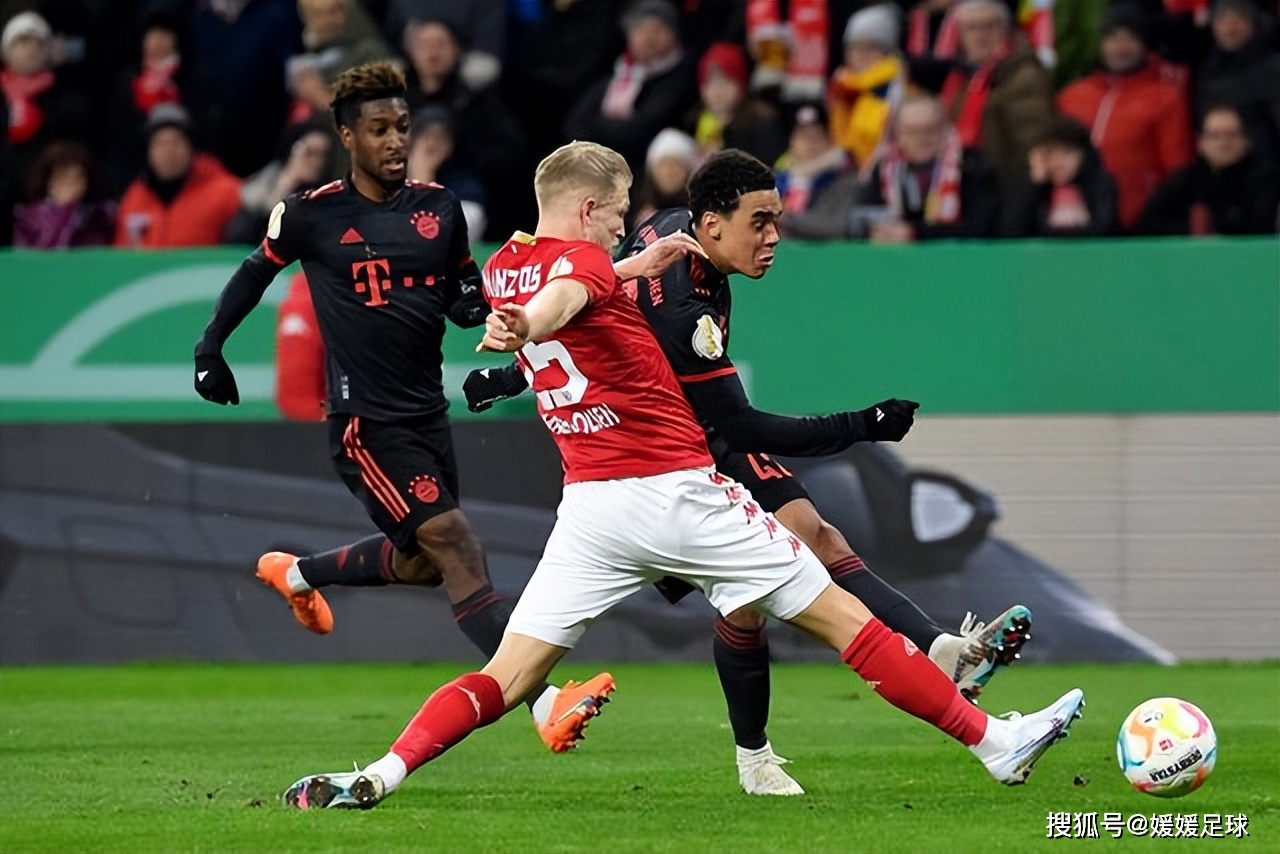 门兴格拉德巴赫客场失利,挫败收场 门兴格拉德巴赫客场失利,挫败收场