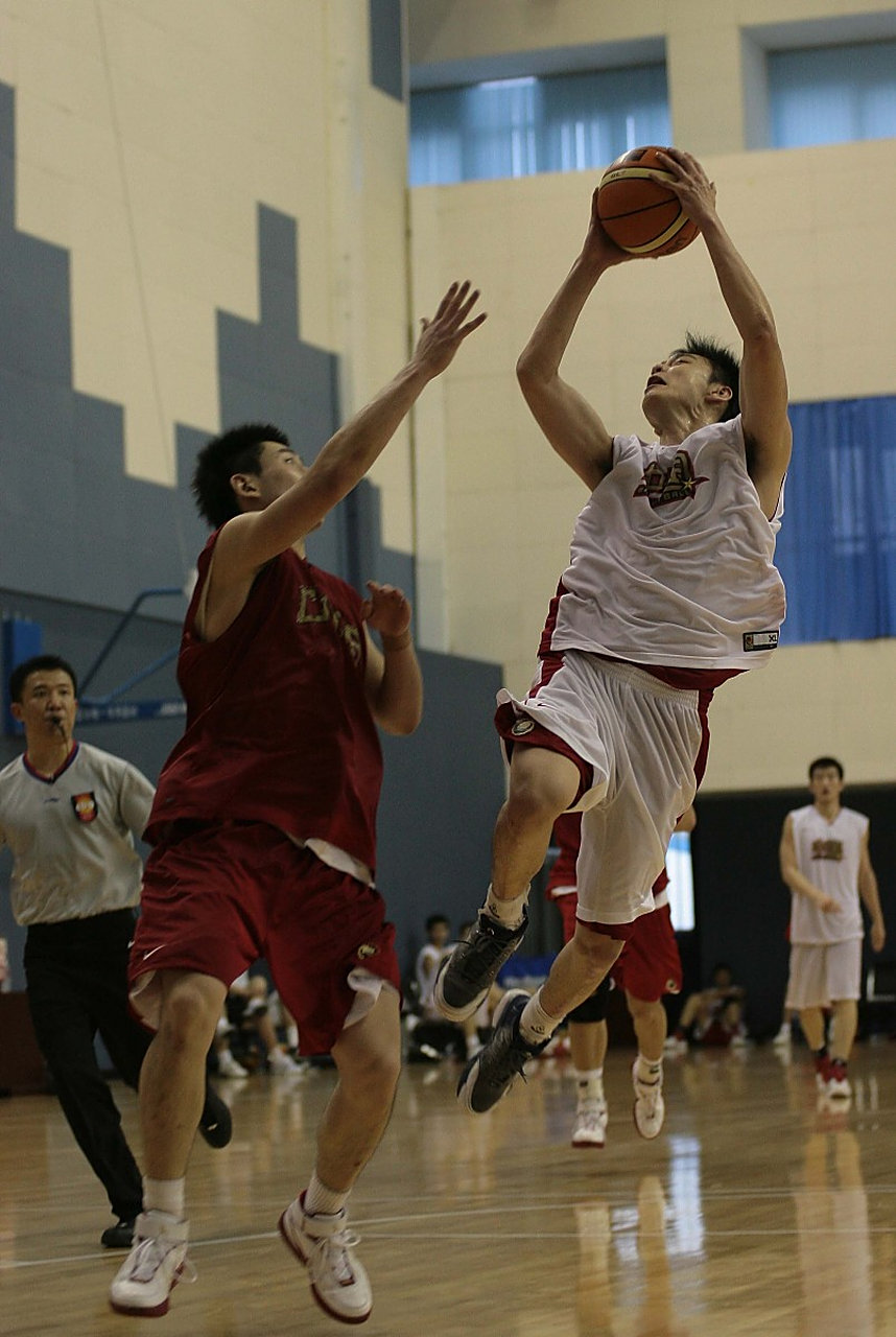 包含男子篮球联赛启动新一季,球迷热情高涨的词条 包含男子篮球联赛启动新一季,球迷热情高涨的词条