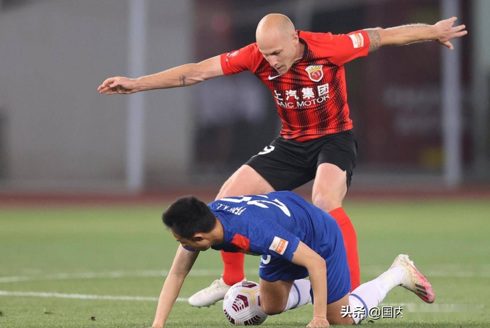 包含建业主场被上港绝平，遗憾丢分的词条