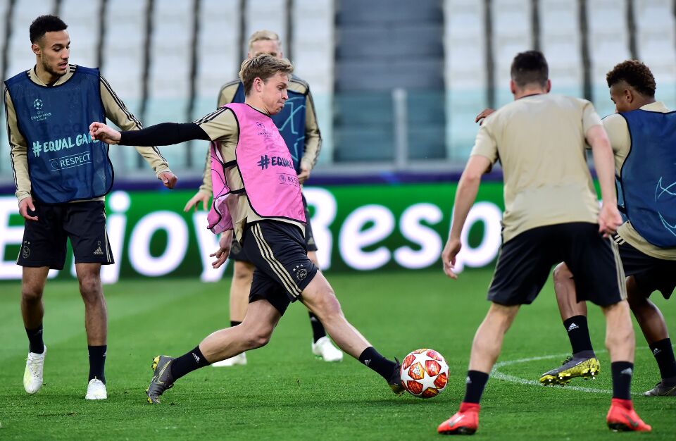 爱游戏网页版入口-阿贾克斯横扫巴萨，晋级决赛再创奇迹