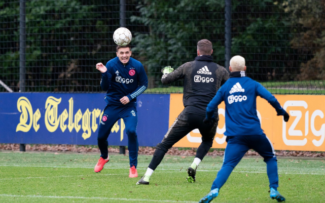 爱游戏登录入口-阿贾克斯新引援迅速融入球队，展现出优秀的技术的简单介绍