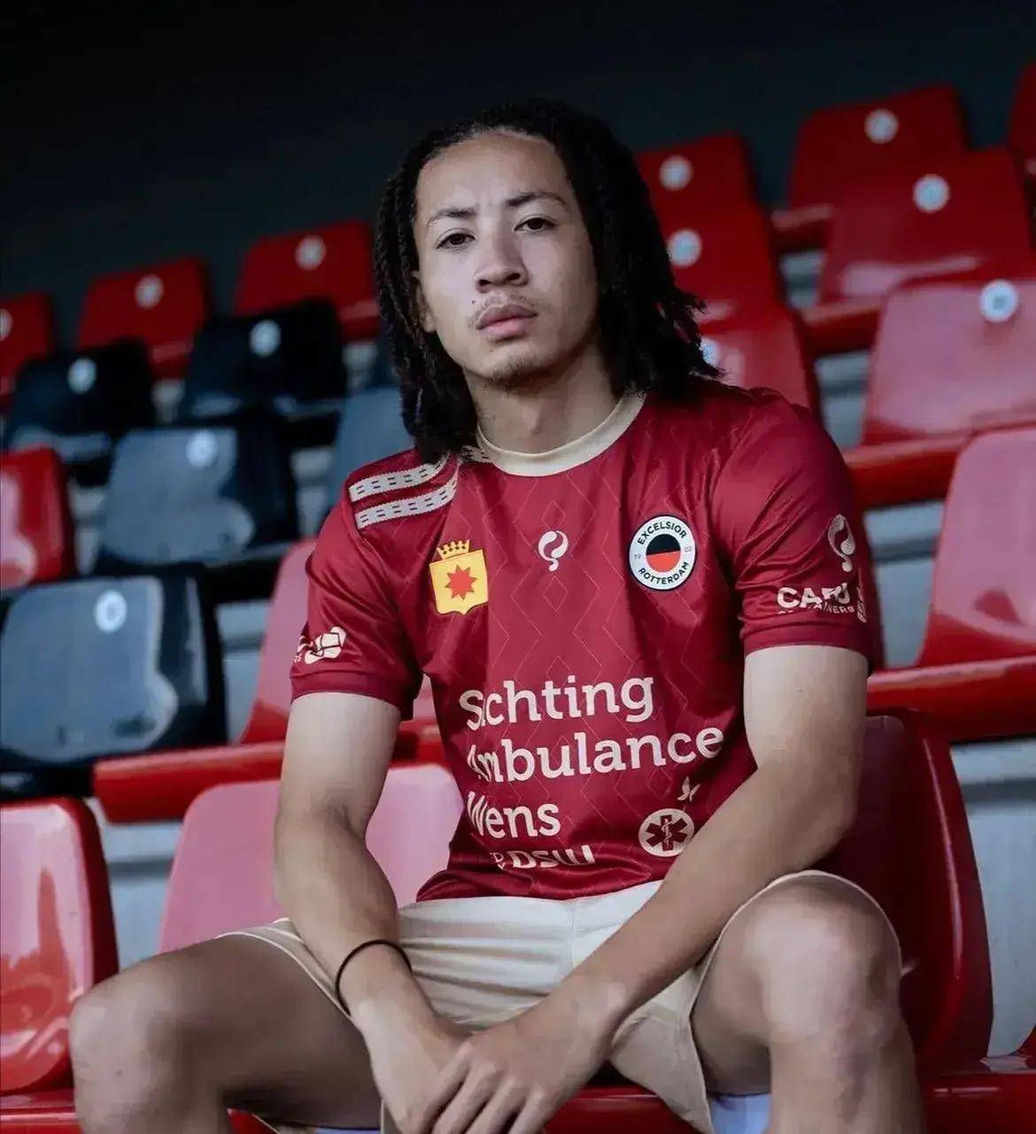 阿贾克斯新引援迅速融入球队,展现出优秀的技术的简单介绍 阿贾克斯新引援迅速融入球队,展现出优秀的技术的简单介绍