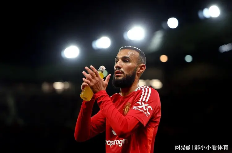 曼联主帅赞扬新援发挥,期待球队更上一层楼的简单介绍 曼联主帅赞扬新援发挥,期待球队更上一层楼的简单介绍