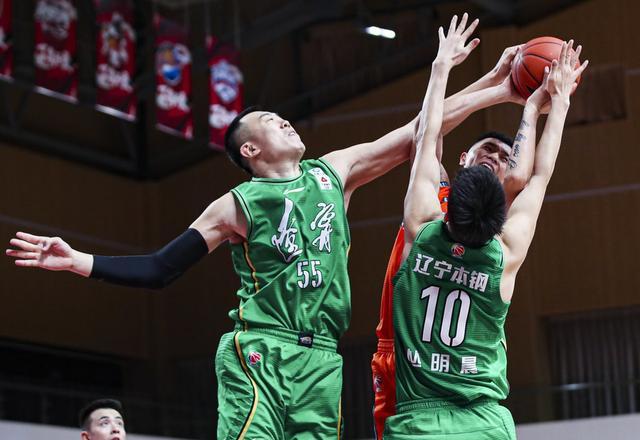 爱游戏官方登录入口-贵州男篮负重庆，遗憾结束赛季征程的简单介绍