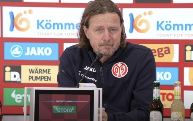 美因茨球队痛失连败,寻找新的突破口 美因茨球队痛失连败,寻找新的突破口