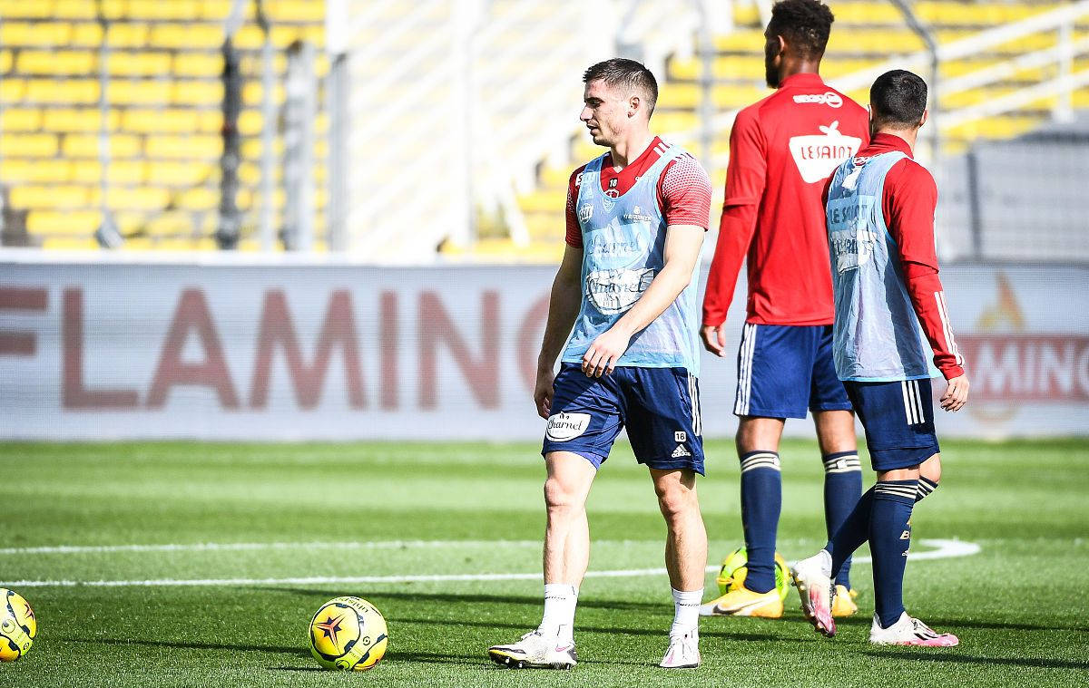 爱游戏在线-尼姆遭遇连败，客场失利继续困境的简单介绍