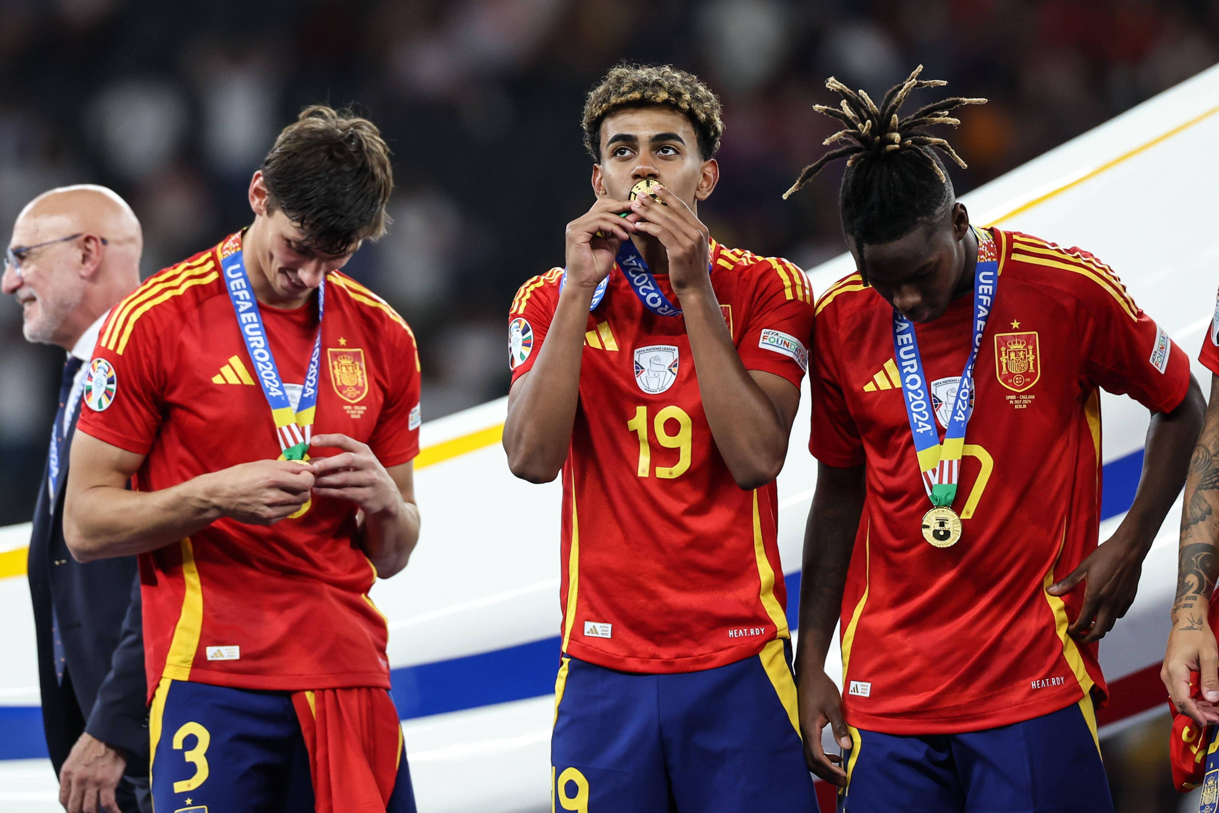 包含西汉姆联签下西班牙前锋，强化锋线火力的词条