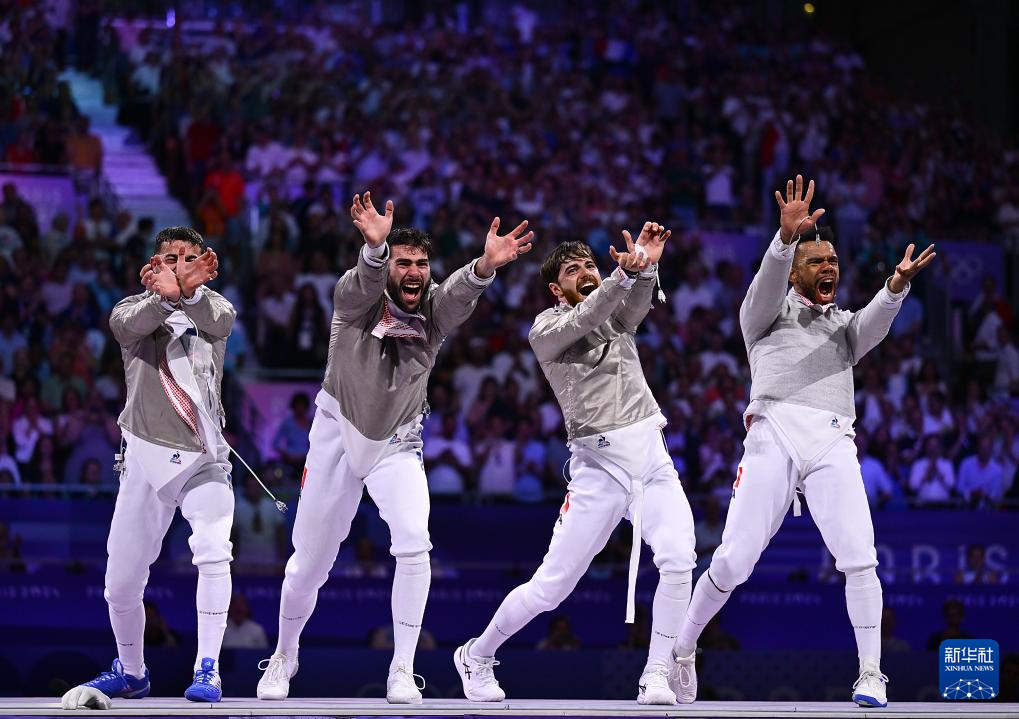 包含拉脱维亚代表团获得击剑团体项目铜牌的词条