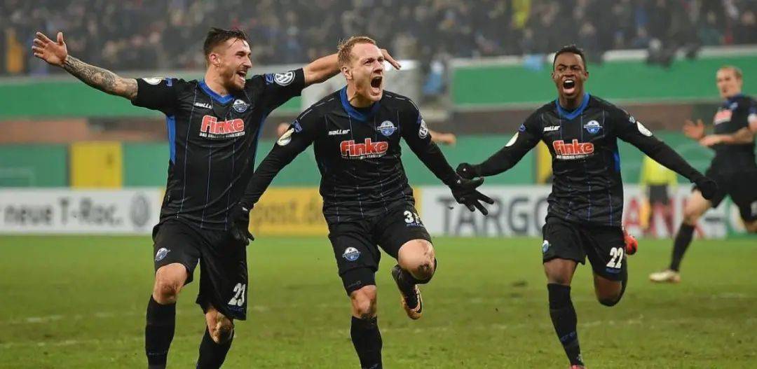 包含沙尔克04阵容大调整,迎接对手时须小心应对的词条 包含沙尔克04阵容大调整,迎接对手时须小心应对的词条