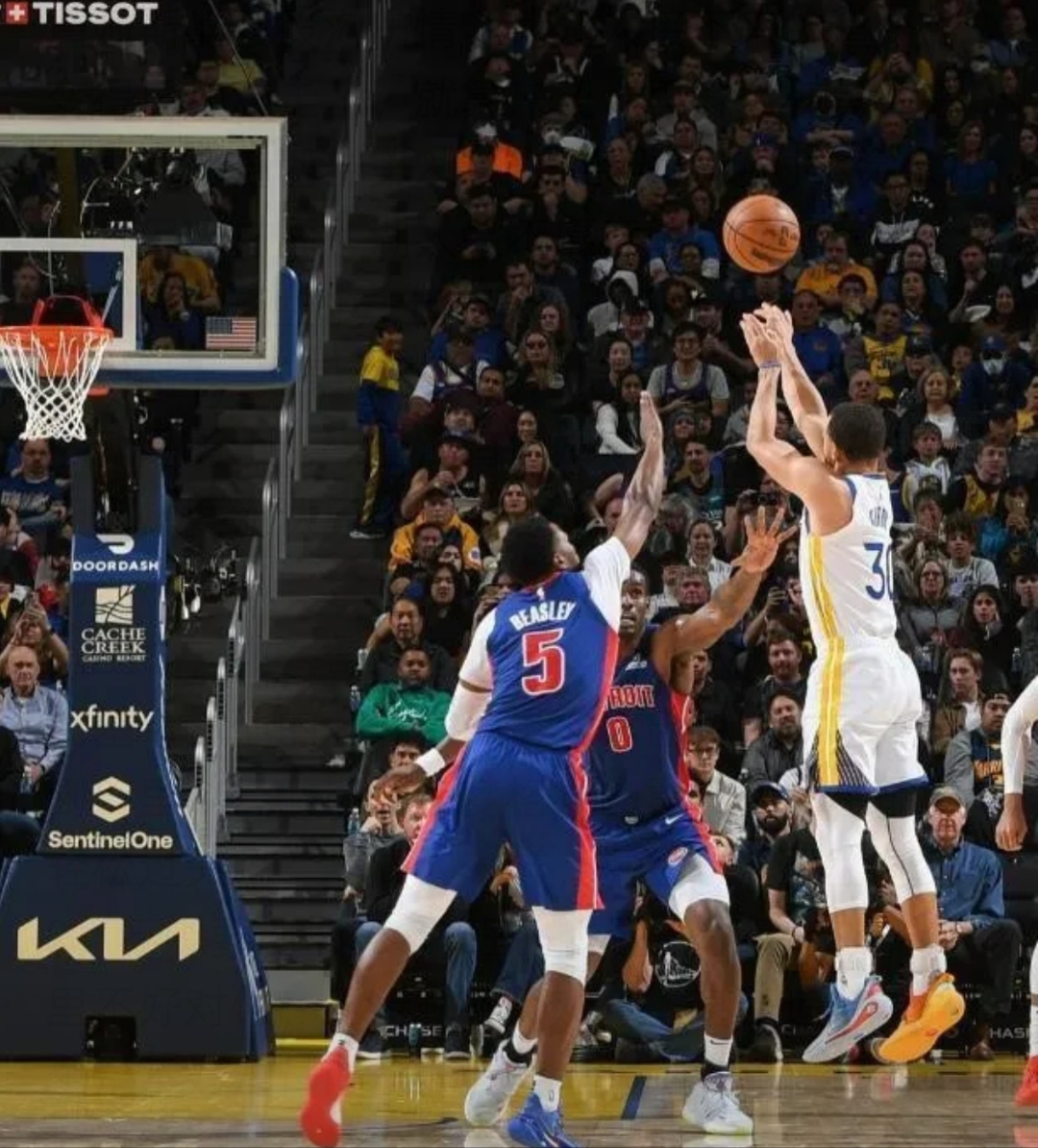 爱游戏亚洲官网-勇士主场战胜湖人，实现四连胜