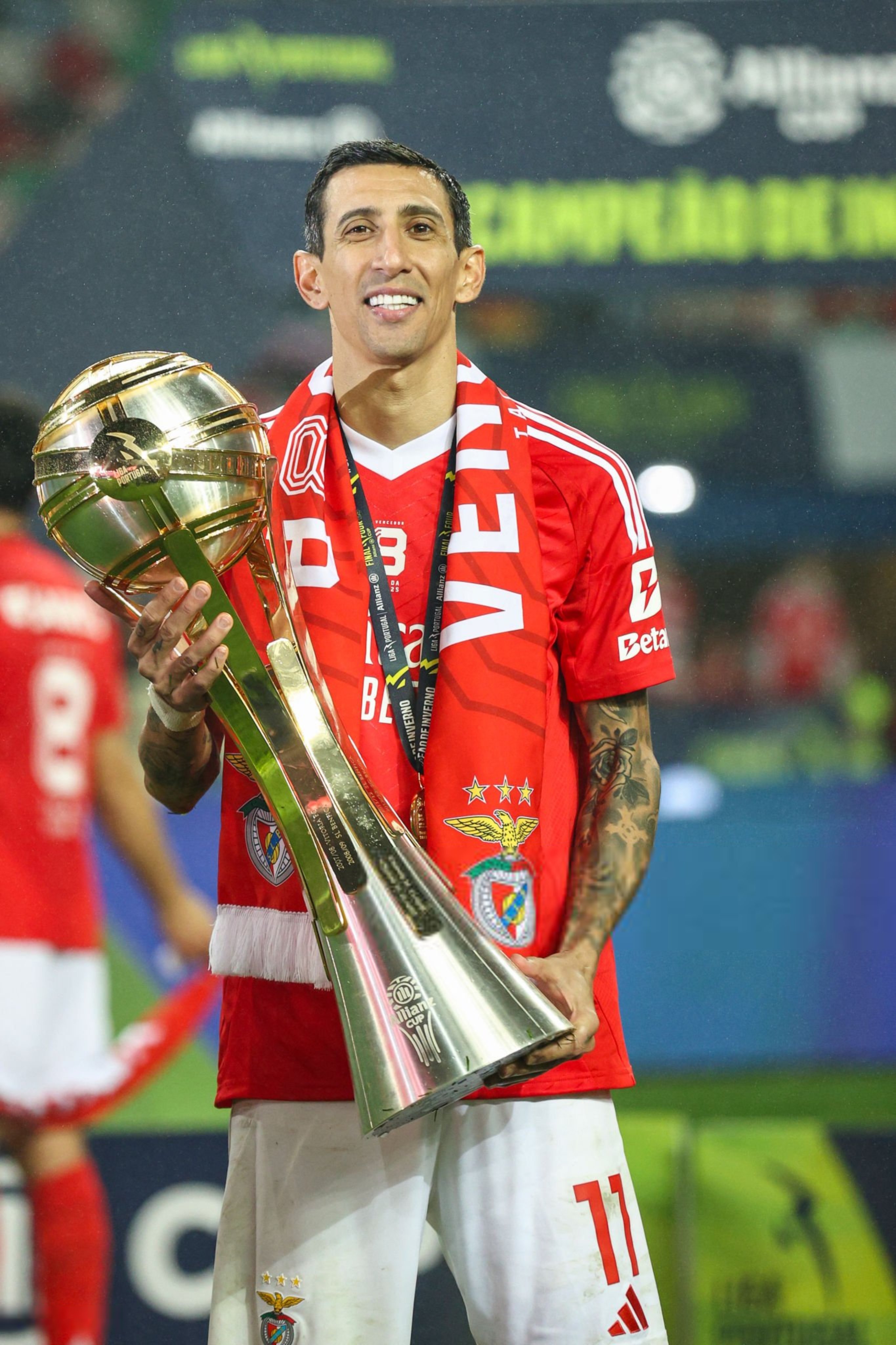 爱游戏官网网页版入口-本菲卡再次战胜对手，晋级欧国联杯四强