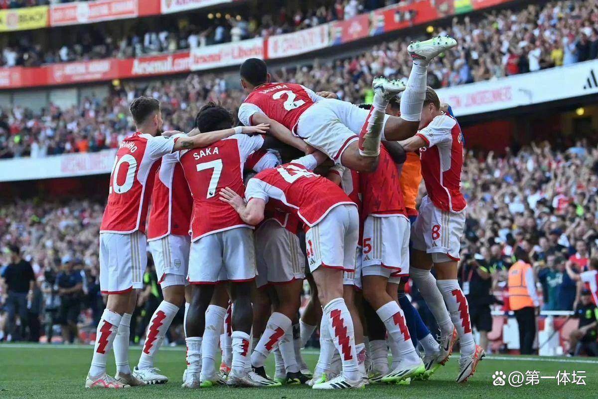 进攻锋线爆发,球队轻松击败对手 进攻锋线爆发,球队轻松击败对手